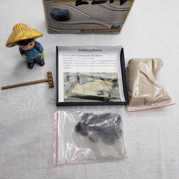Mini Zen Sand Garden Kit & Vintage Tiny Ceramic Gardener - Picture 3 of 4